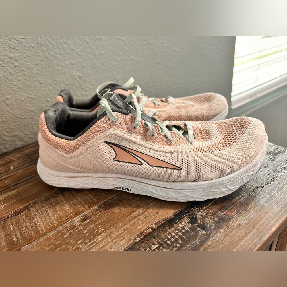Altra Escalante 4 Womens Size 10Peach/pink Athletic Running Trail Shoes Sneakers - Picture 4 of 8